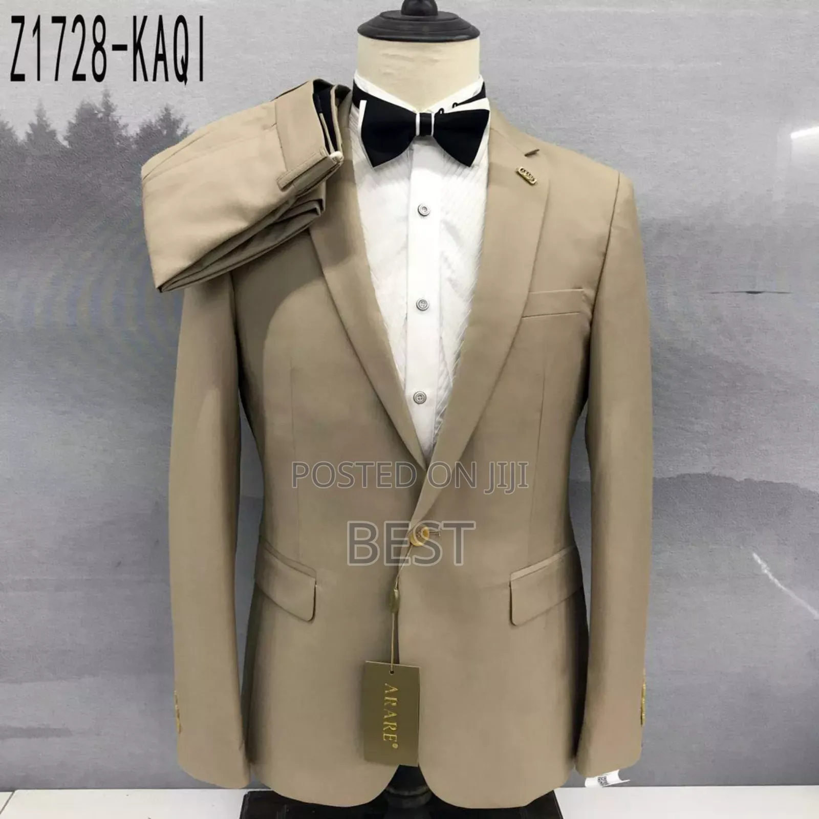 TOP Quality Classic Suit for Men of Class Available in 5 Col