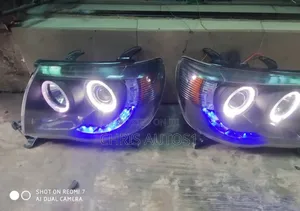 Replacement Headlight for Toyota Tacoma 2005