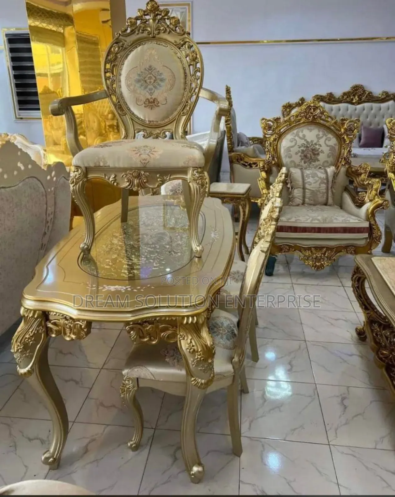 Royal Dining Set