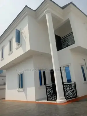 5bdrm Duplex in Bethel Court Estate, Lakowe for sale