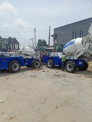 Mobile Self-Loading Concrete Mixer
