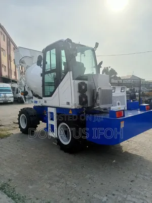 Photo - Mobile Self-Loading Concrete Mixer