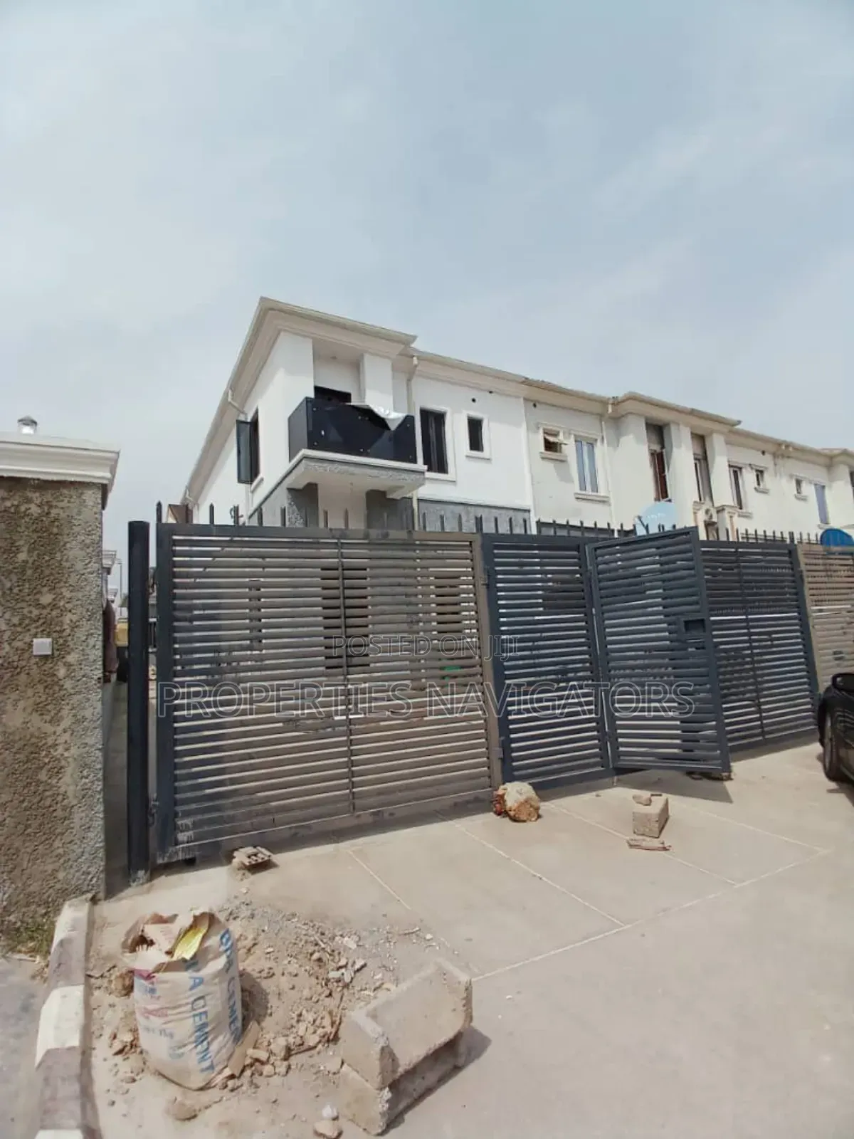 3bdrm Duplex in Naf Valley Estate for rent