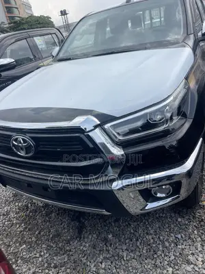 New Toyota Hilux 2024 Black