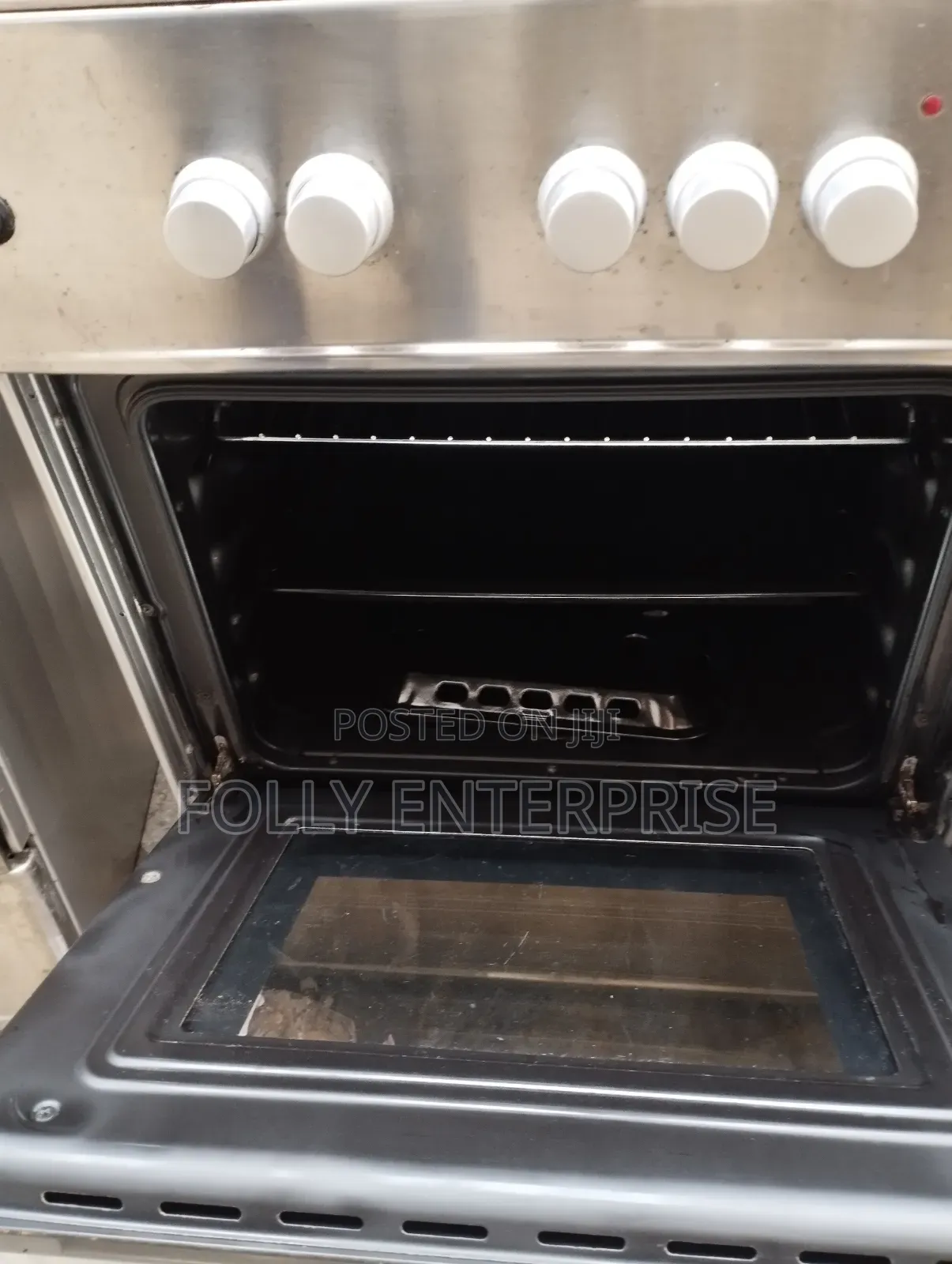 Maxi 60 by 60 Gas Cooker With Electric Hot Plate.