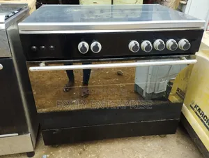 Five Burners Gas Cooker With Oven and Grill.