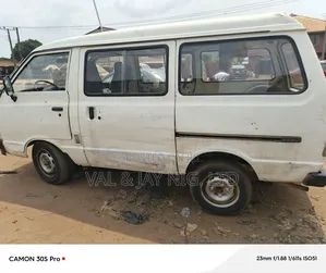 Nissan Vanette 1995 White
