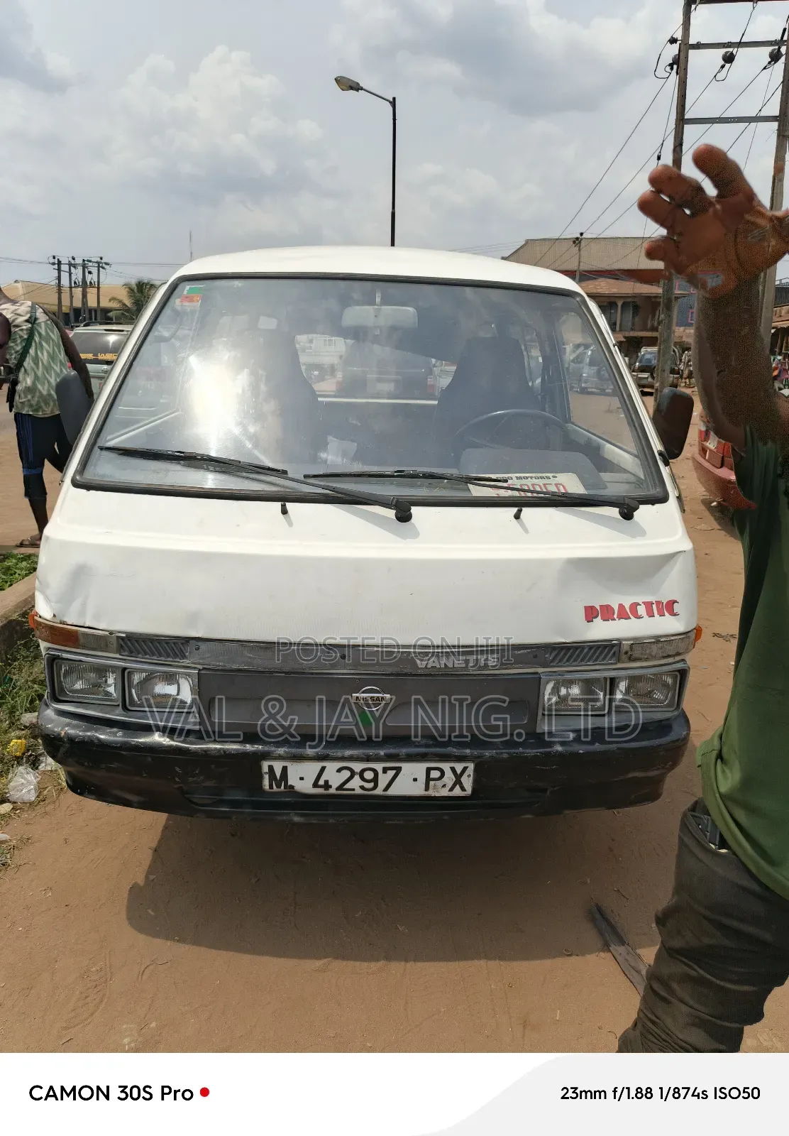 Nissan Vanette 1995 White