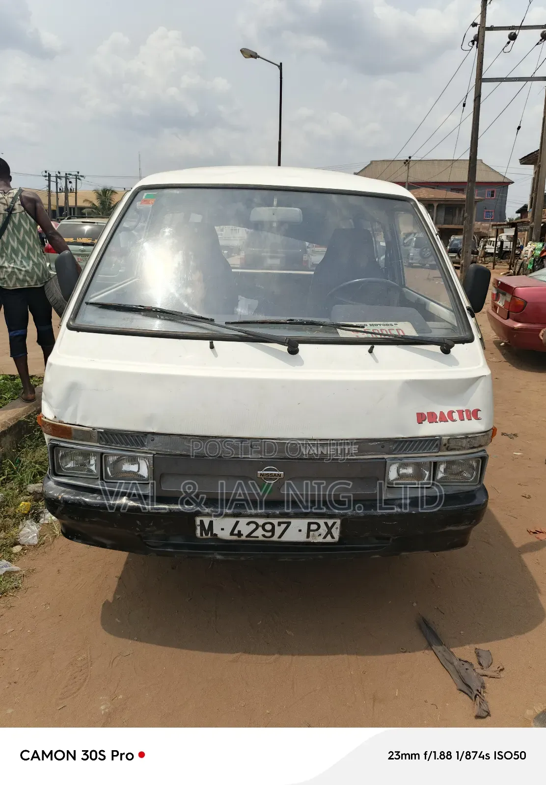 Nissan Vanette 1995 White