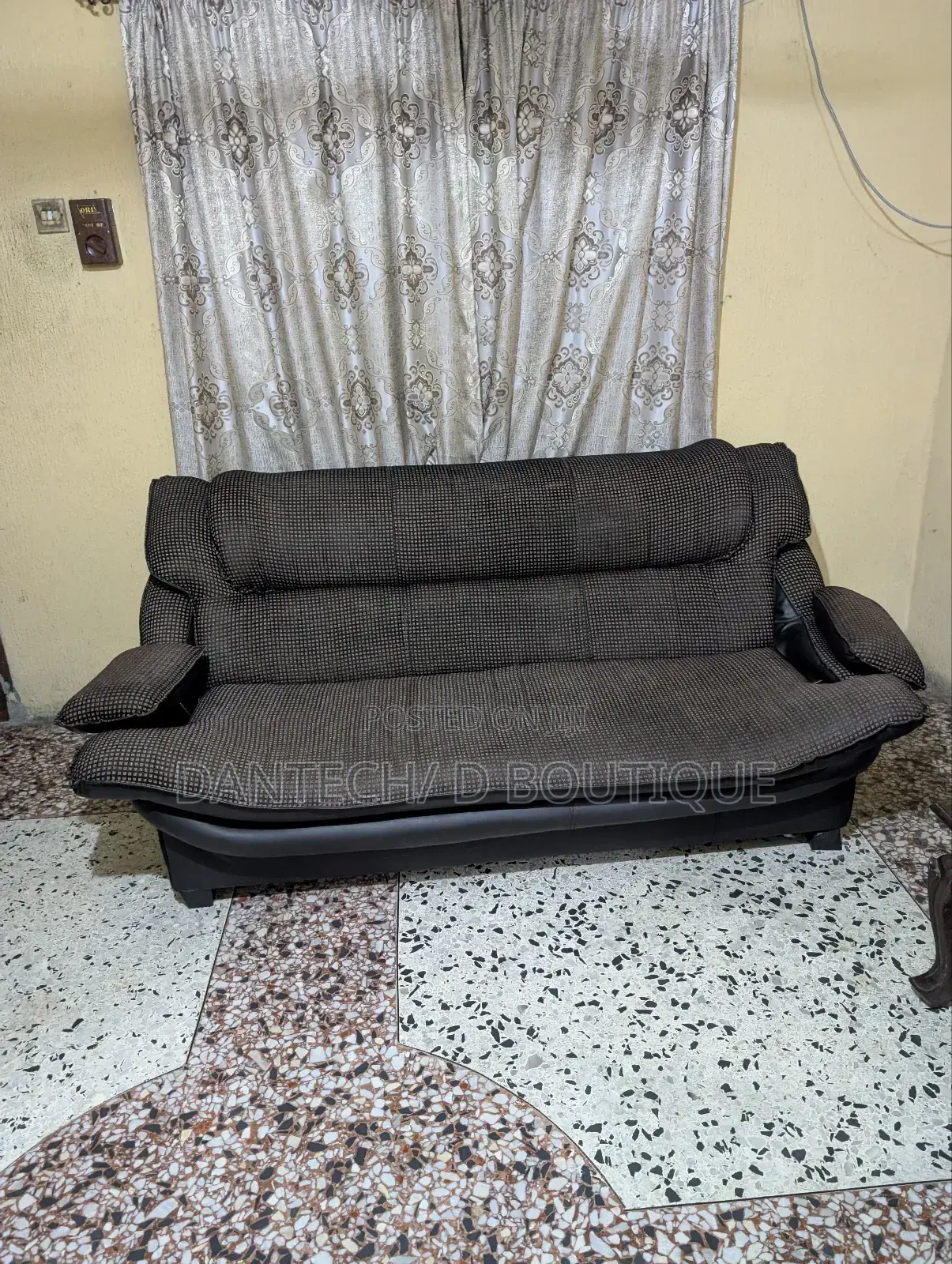7 Seater Chair