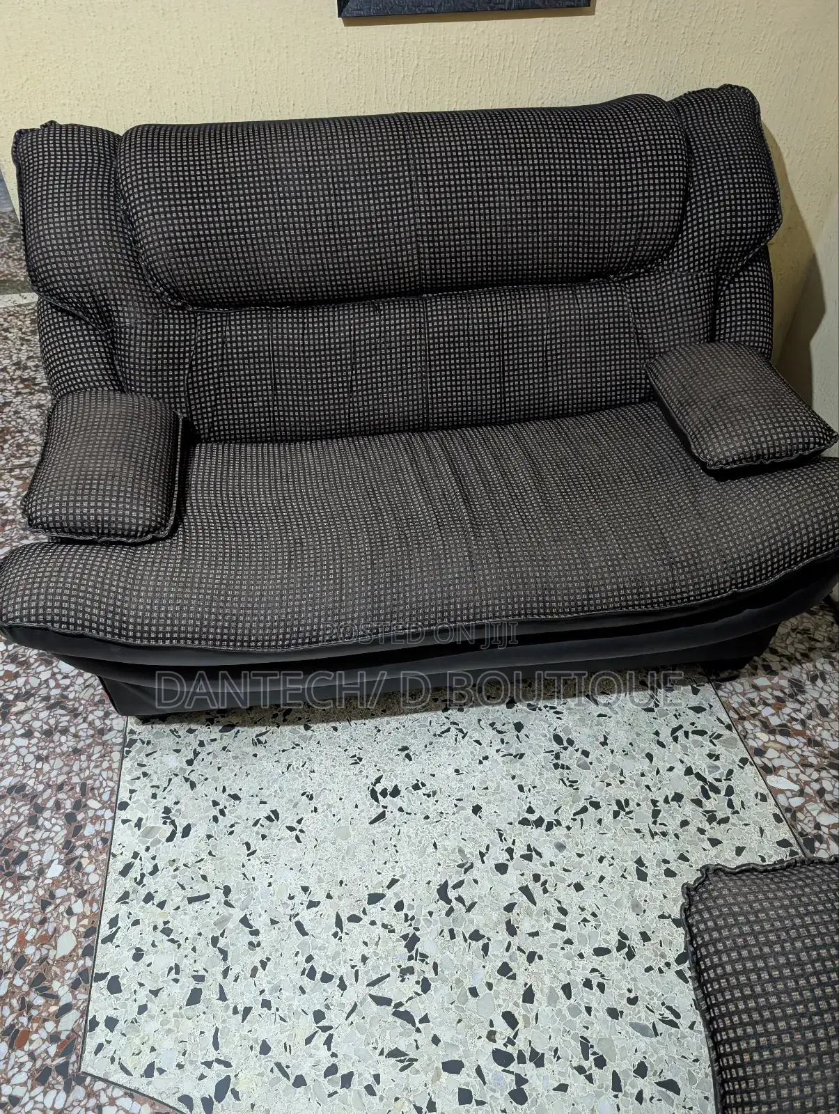 7 Seater Chair