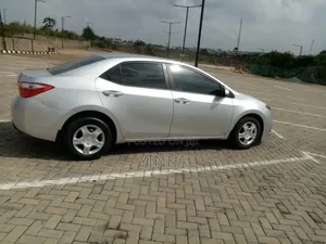 Toyota Corolla LE 4dr Sedan (1.8L 4cyl CVT) 2017 Silver