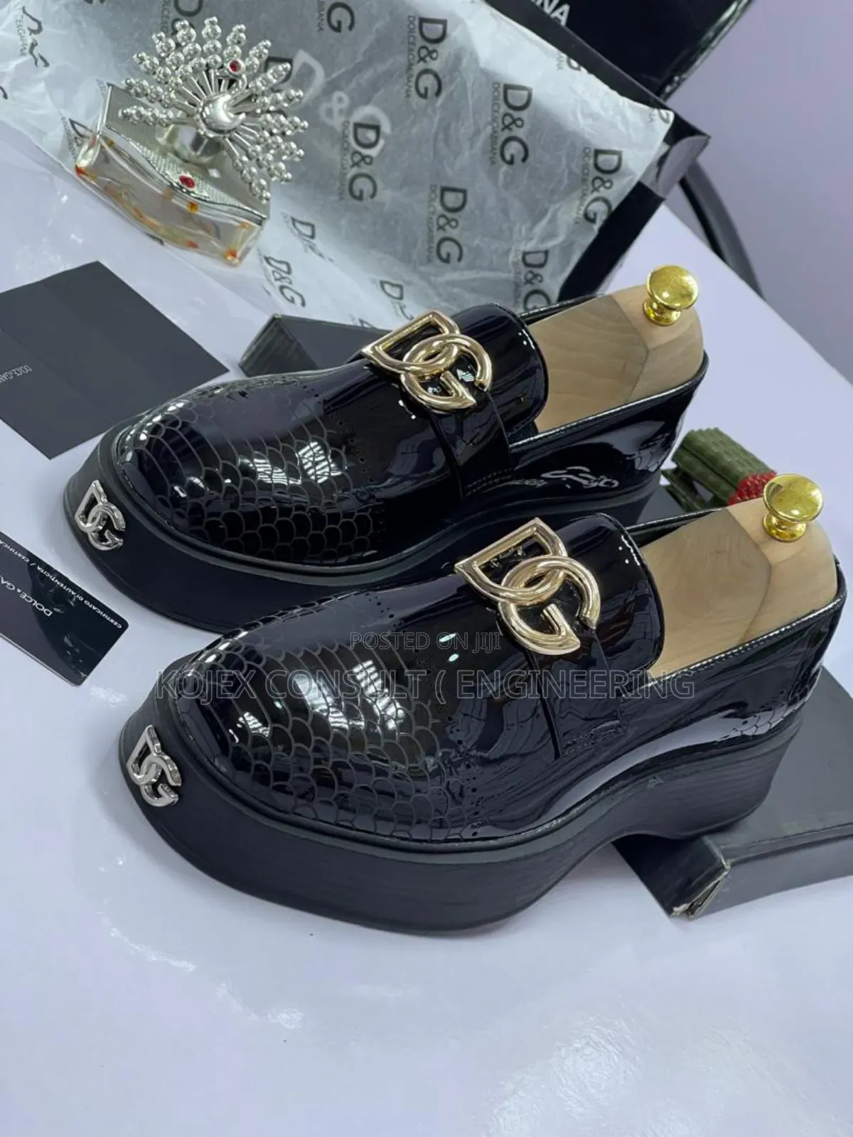 D G Shoe Available