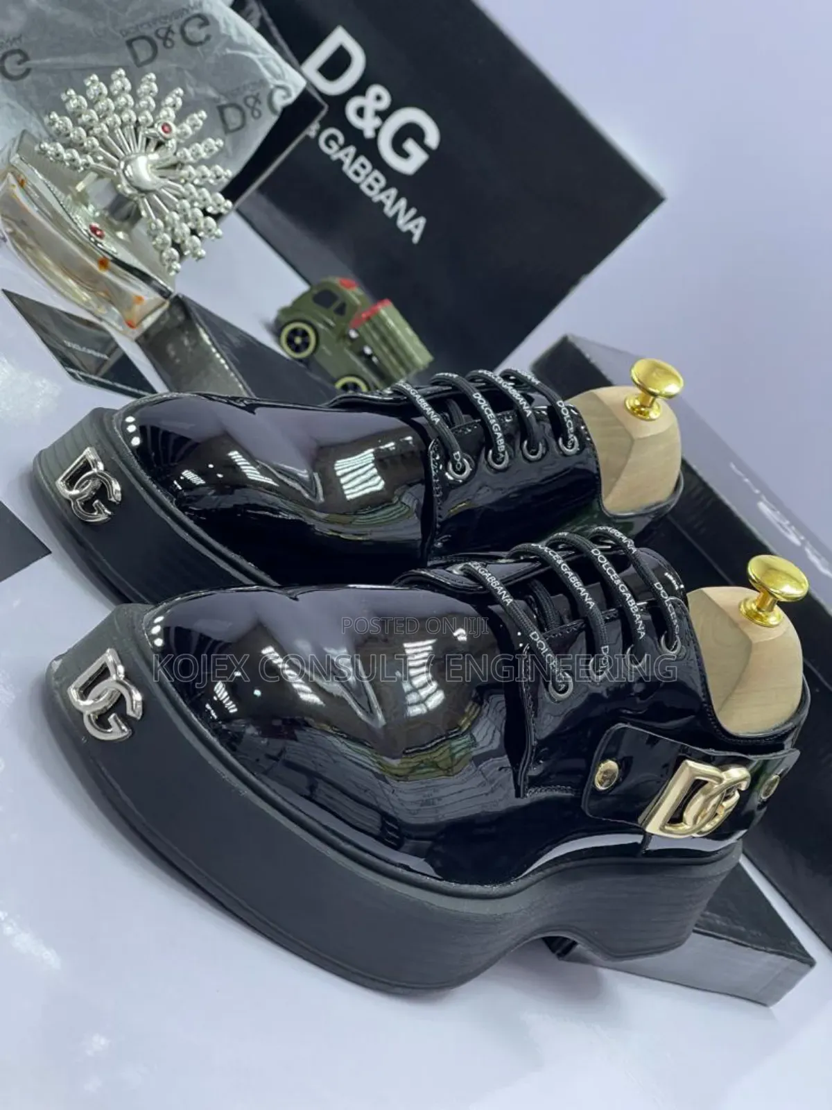 D G Shoe Available