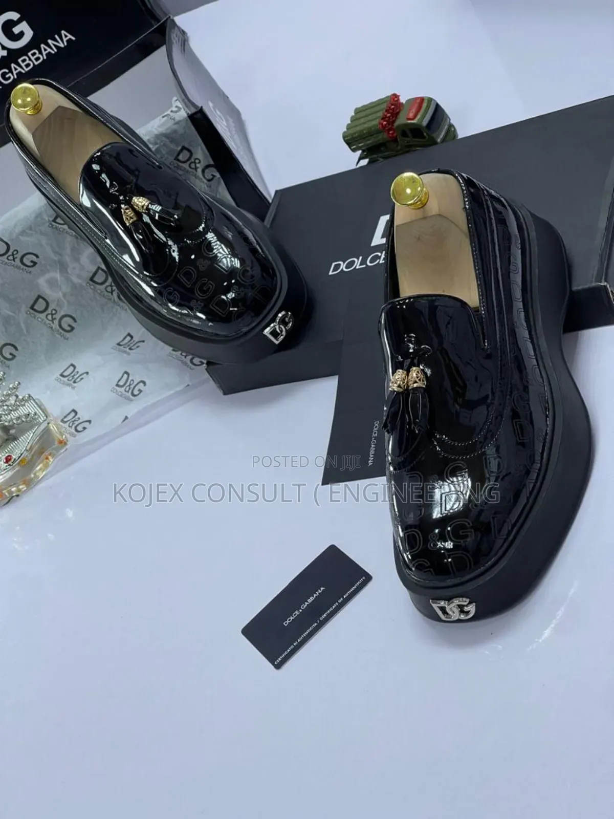 D G Shoe Available