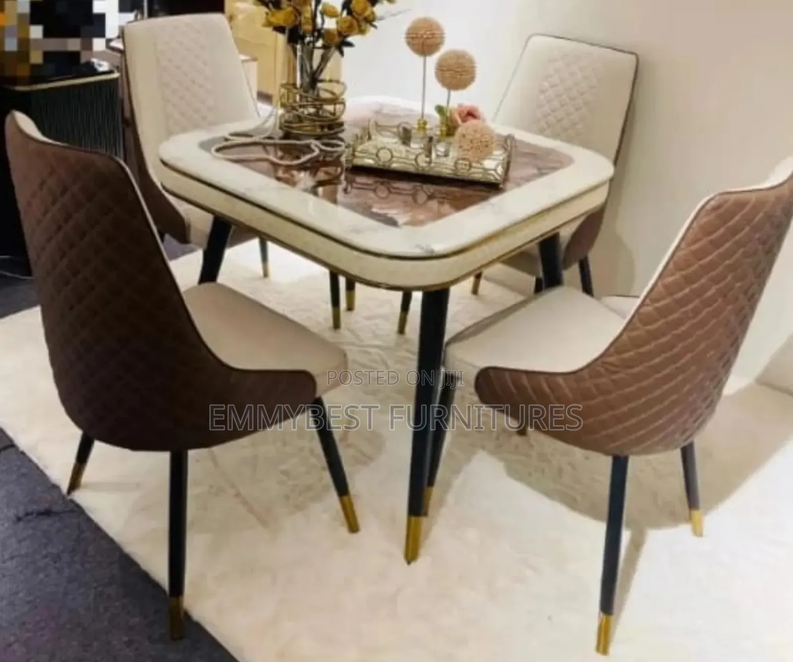 Classic 4 Seaters Dinning Set.