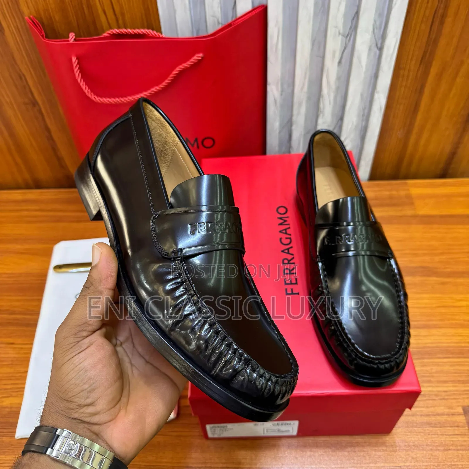 Top Quality Luxury Men's Outfits Ferragamo Available