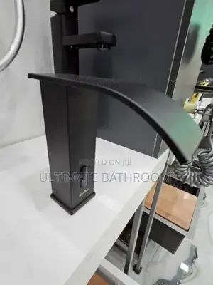 Black Square Waterfall Sensor Tap