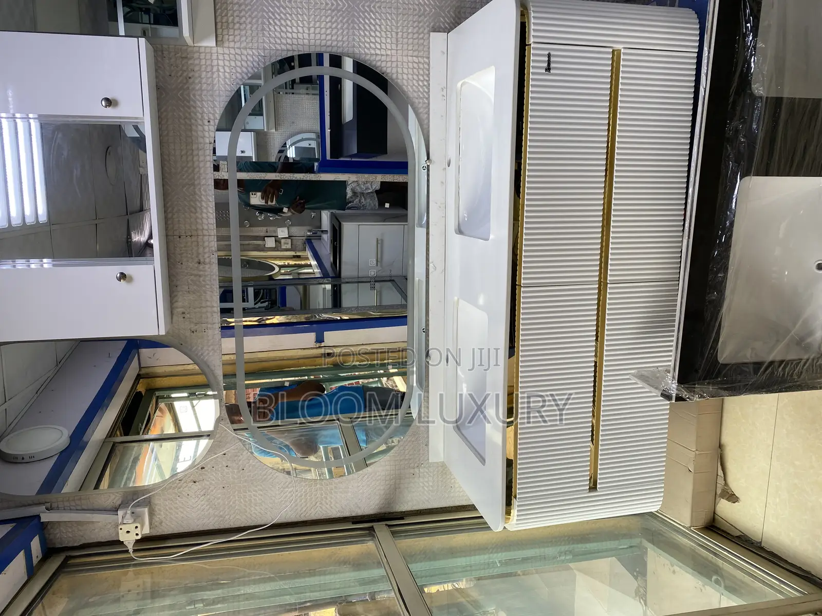 Executive Masters Cabinet With Led Mirror