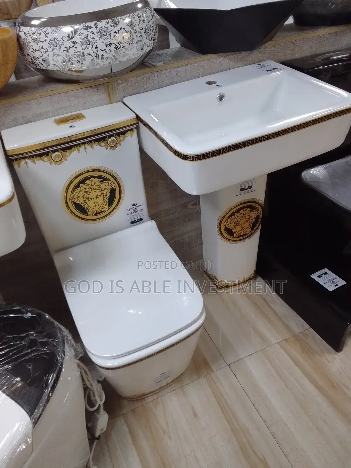 Versace England Water Closet