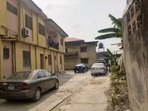 Furnished 3bdrm Block of Flats in Ovaba, Ketu-Alapere for sale