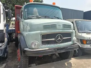 Mercedes-Benz 2002 White