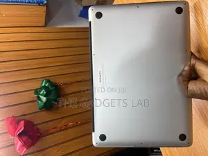 Laptop Apple MacBook Pro 16GB Intel Core i7 SSD 512GB