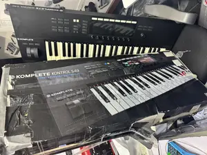 Komplete Kontrol S49 Smart Usb Midi Keyboard Controller