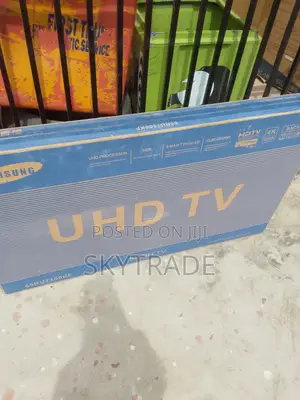 Brand New 65" Hud Samsung Smart Tv With Bluetooth /Wi-Fi