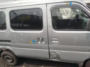 Suzuki Every 2010