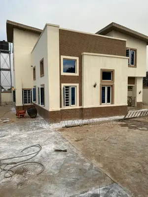 4bdrm Duplex in Alalubosa for sale
