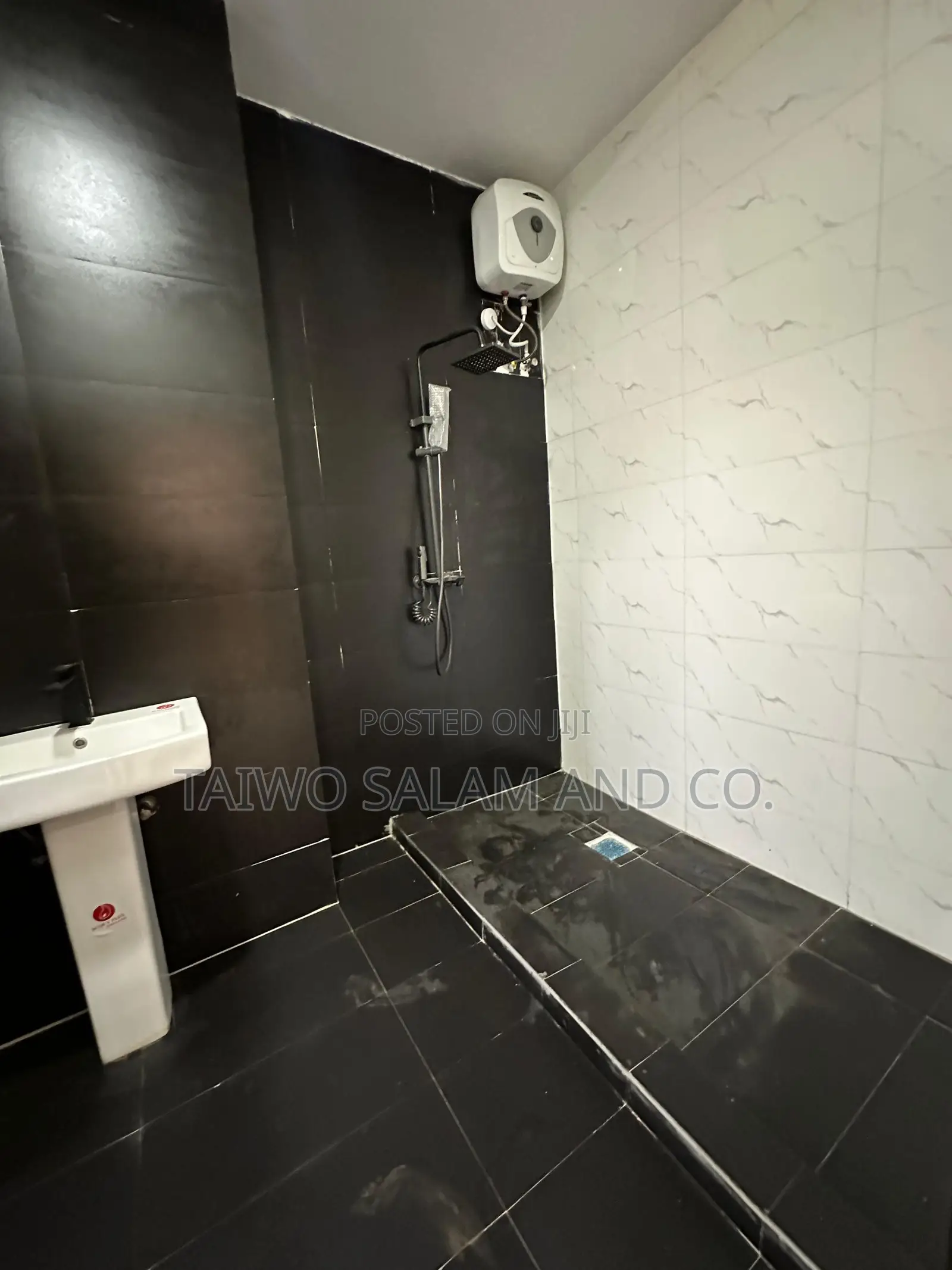4bdrm Duplex in Basorun for sale