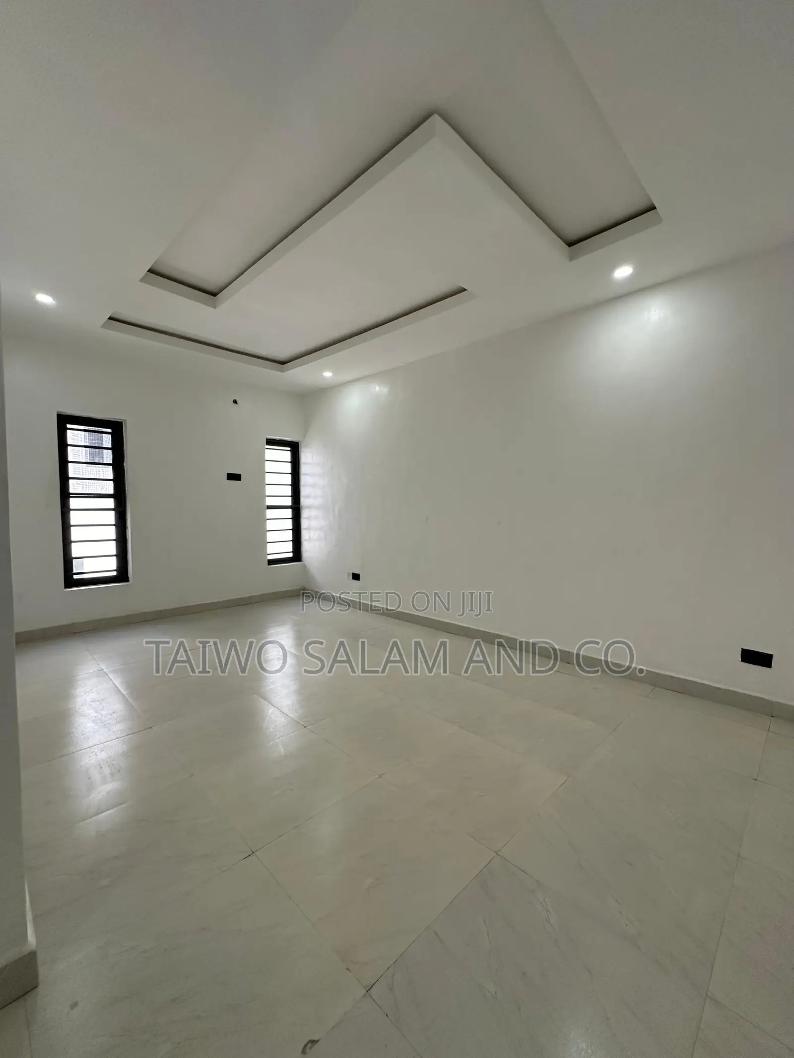 4bdrm Duplex in Basorun for sale