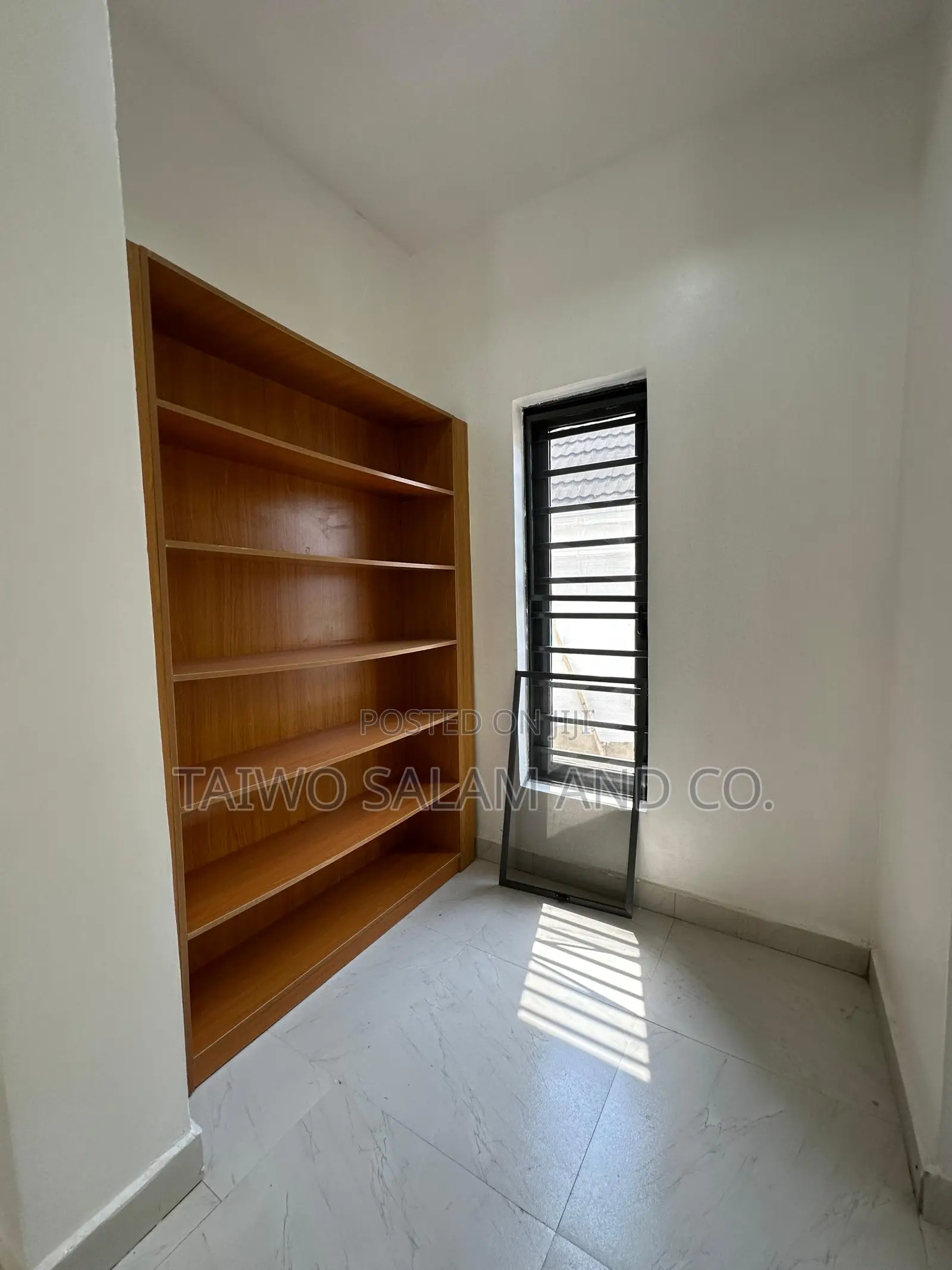 4bdrm Duplex in Basorun for sale