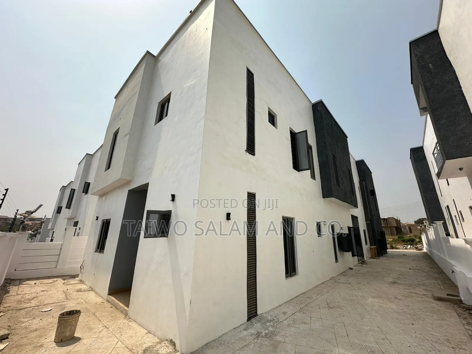 4bdrm Duplex in Basorun for sale