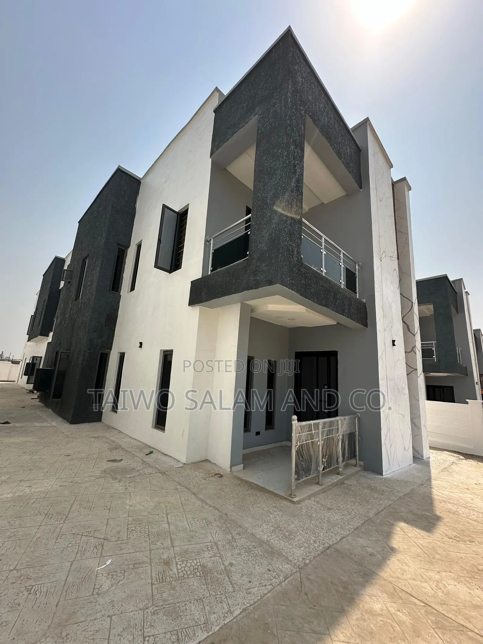 4bdrm Duplex in Basorun for sale