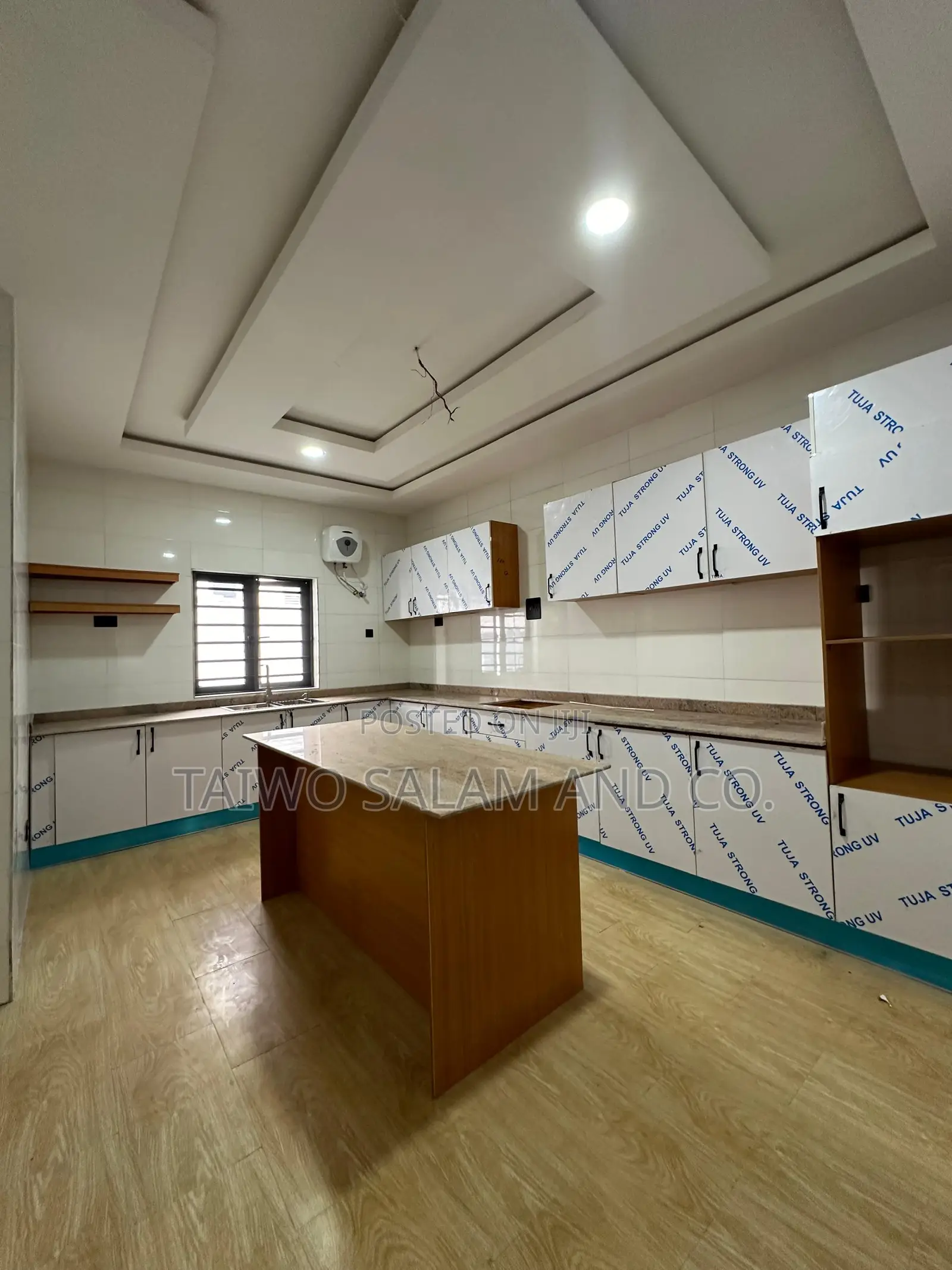 4bdrm Duplex in Basorun for sale