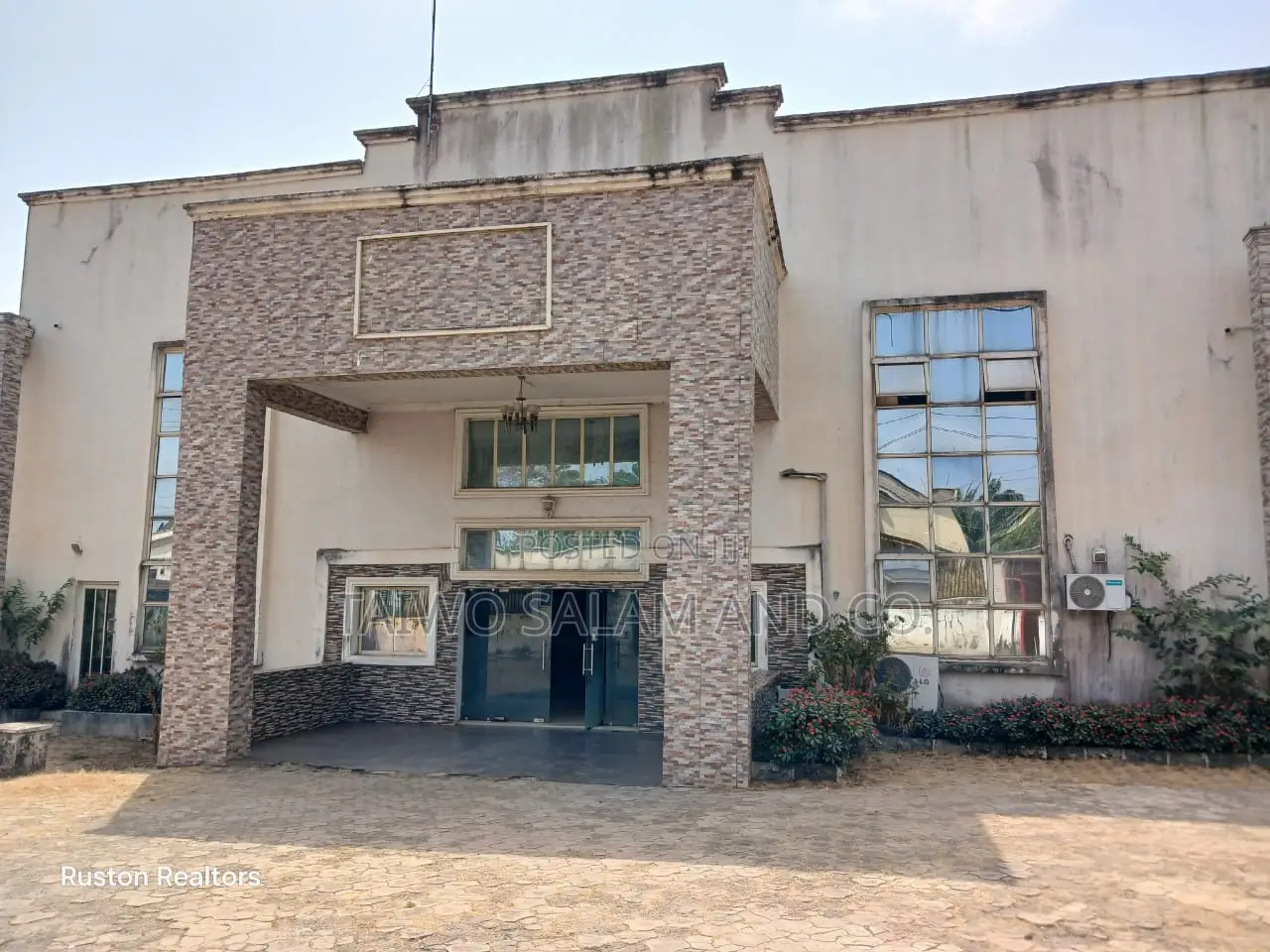1500 Capacity Event Center Along Jericho Road