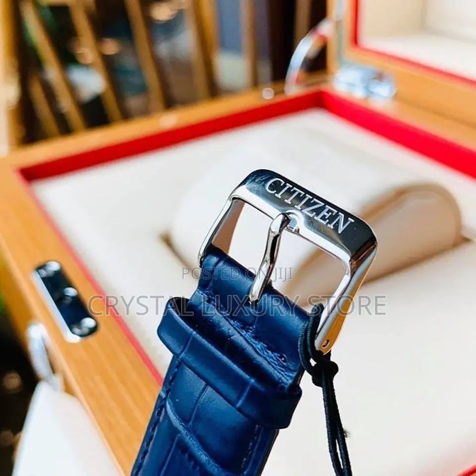 Authentic Citizen Genuine Leather Men Wristwatch
