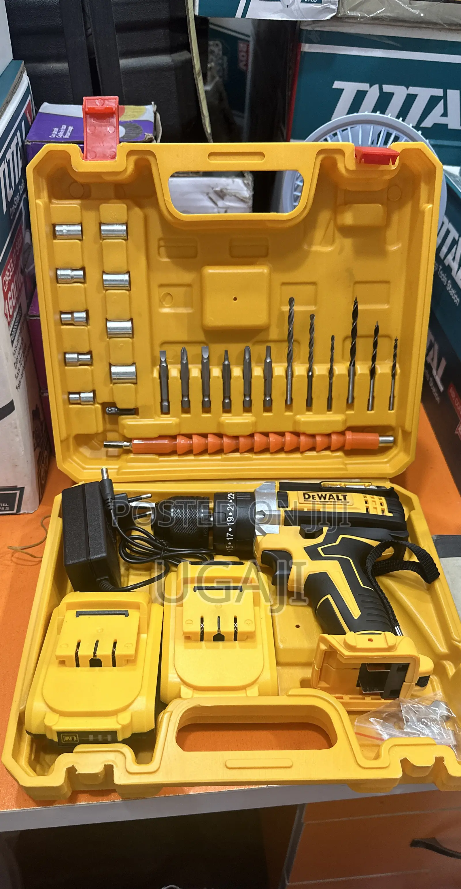 De Walt Screw Machine
