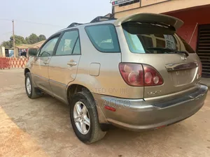 Photo - Lexus RX 2000 Gold