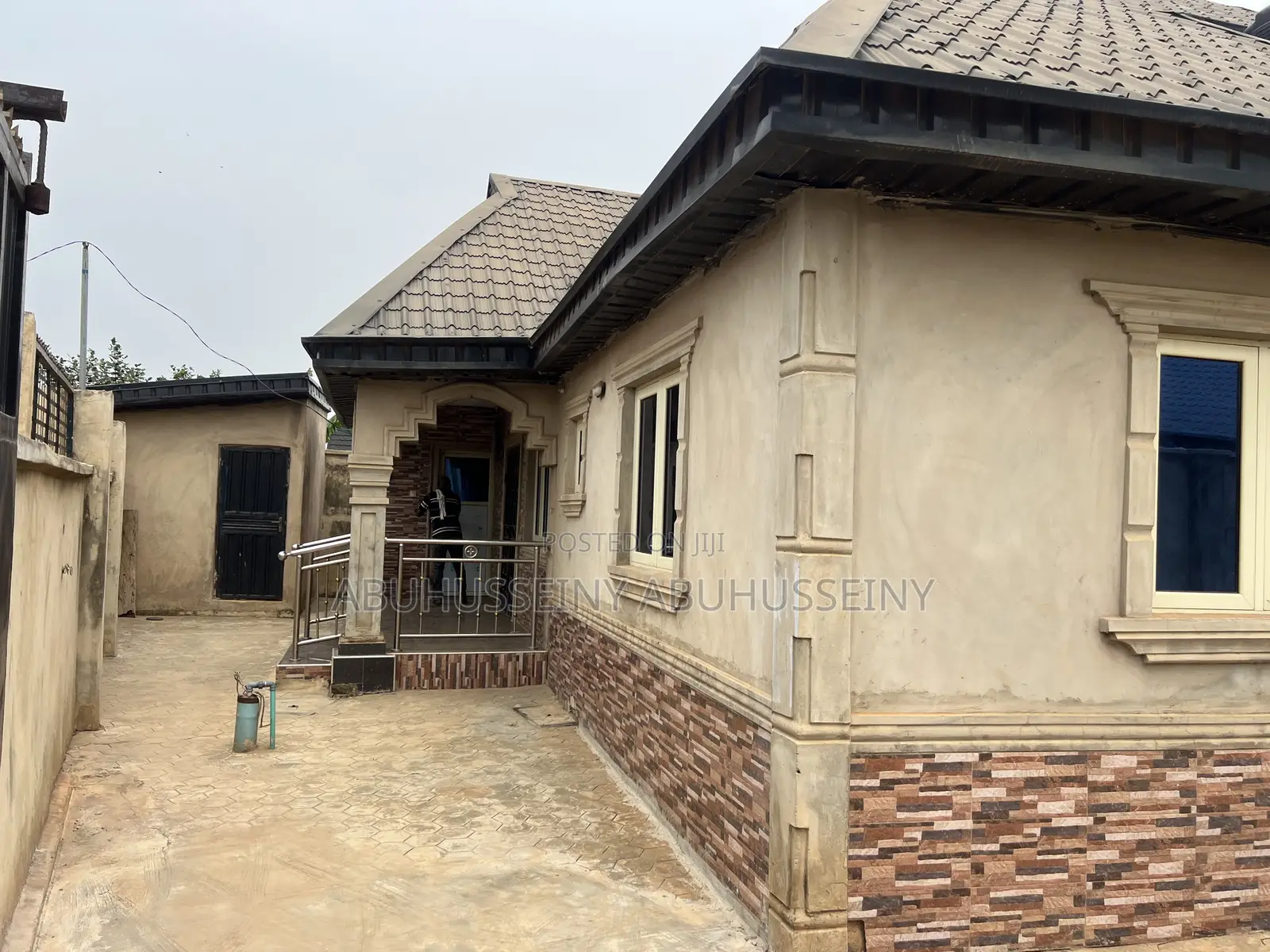 Furnished 3bdrm Bungalow in Ipaja for sale