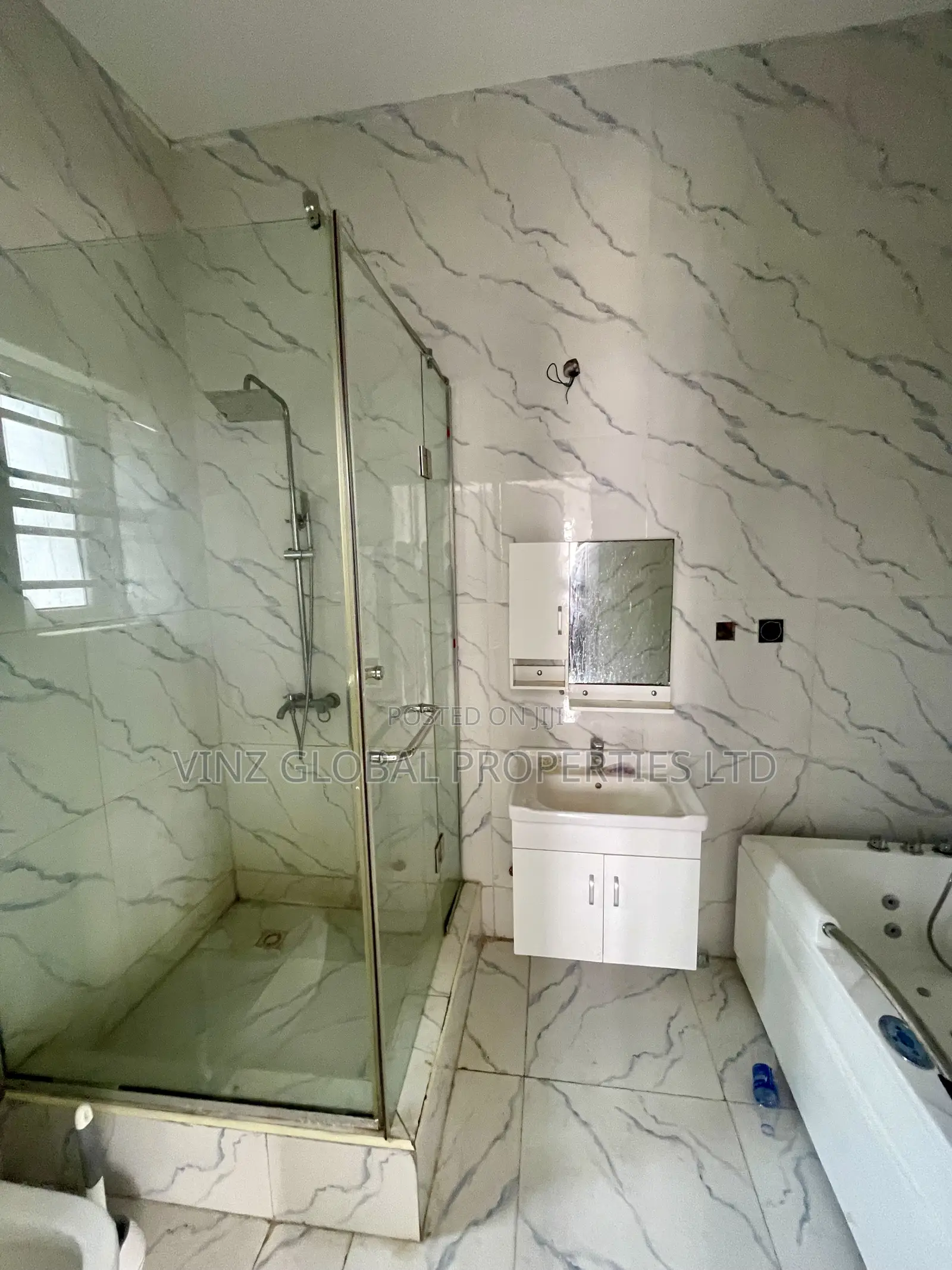 4bdrm Duplex in Lekki for rent