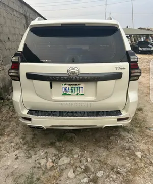 Toyota Land Cruiser Prado 2015 White