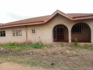 5bdrm Room & Parlour in Nath Joe Estate, Uhunmwonde for sale