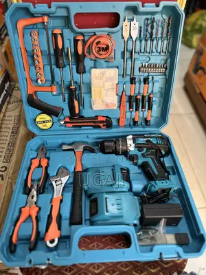 Makita Impact Screw Machine With Full Tool Set