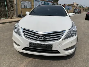 Photo - Hyundai Grandeur 2.2 CRDi 2012 White