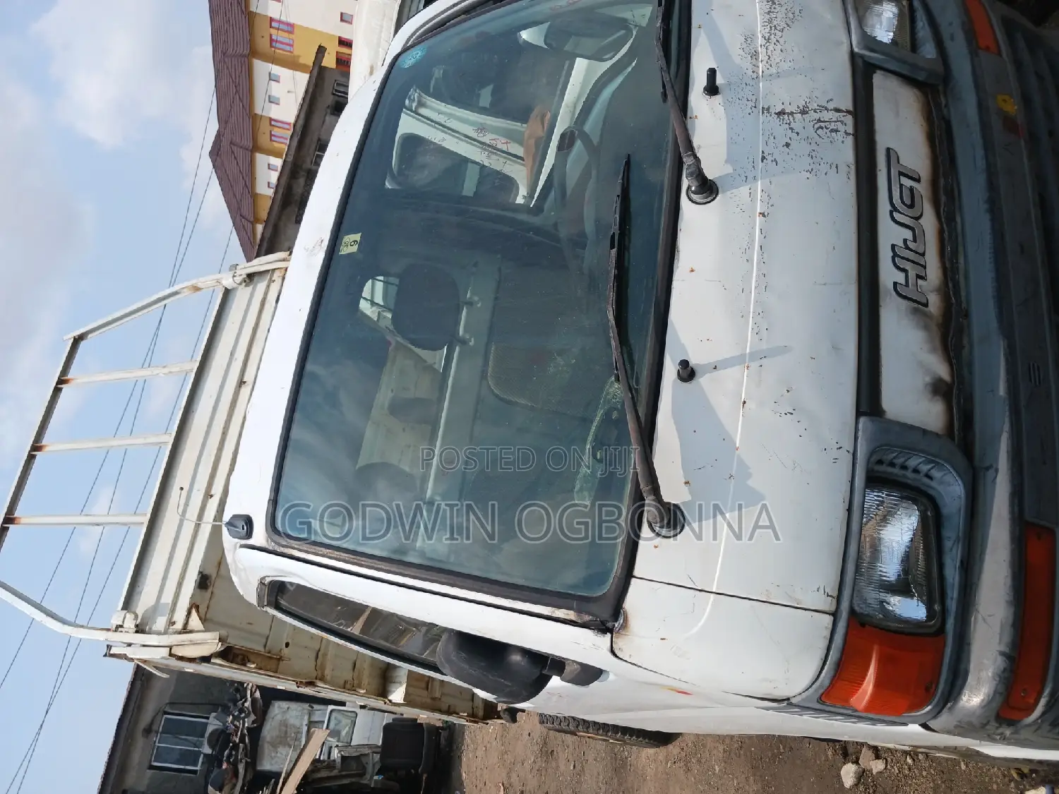 Daihatsu Hijet 2000 White