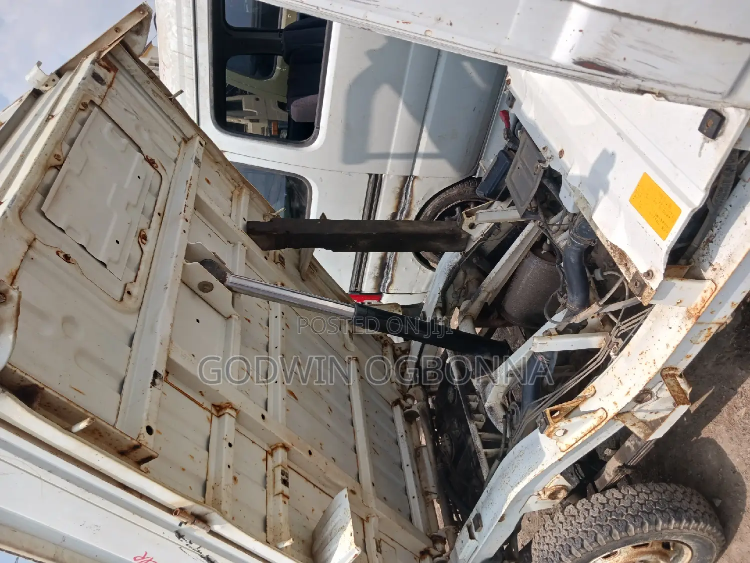 Daihatsu Hijet 2000 White