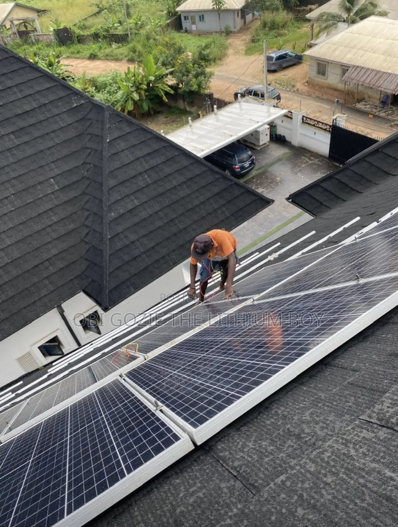 Professional Solar Installer. Best Solar Worker Risk We Take